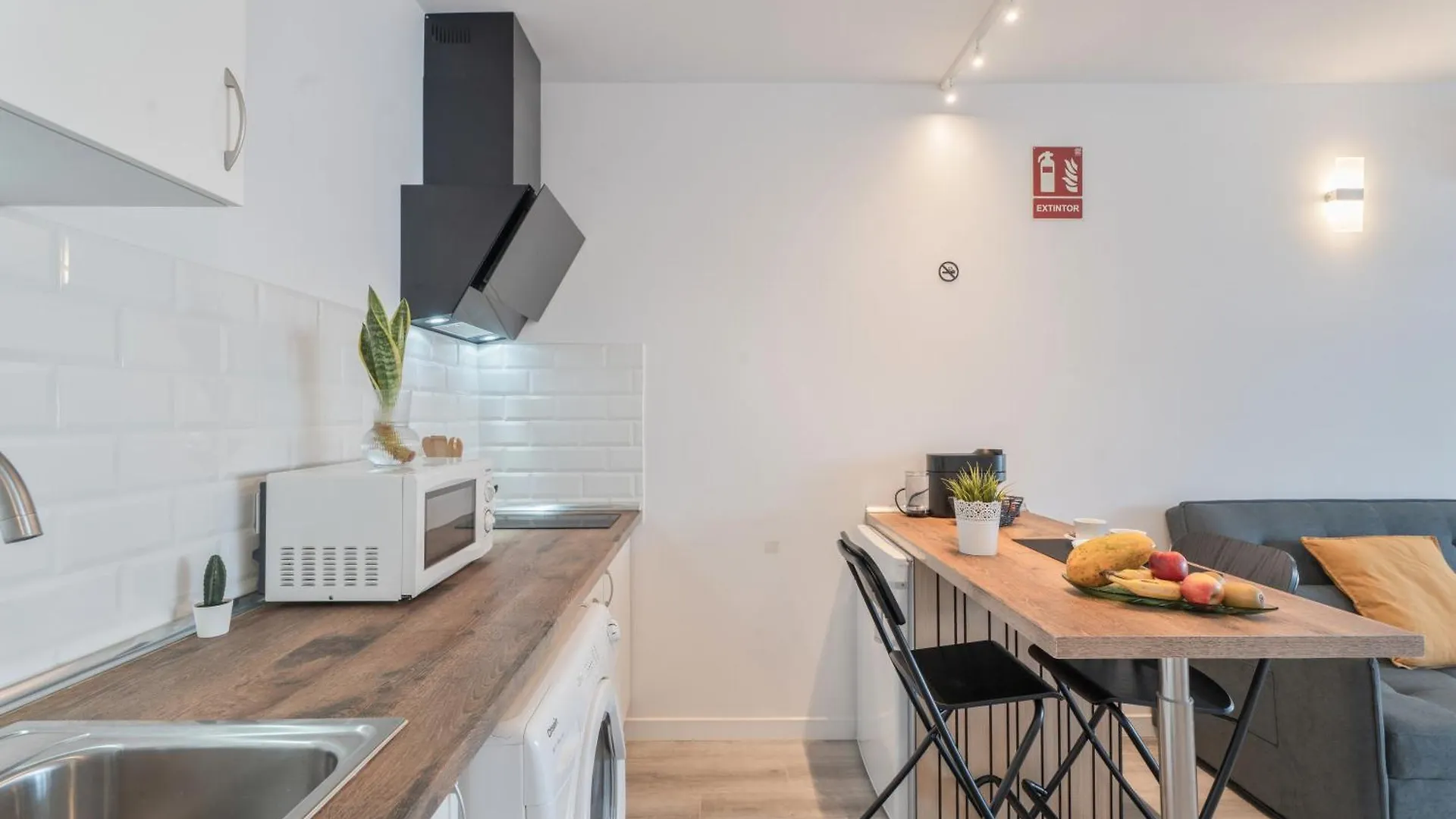 Studio With Pool In Arona 0*, ארונה